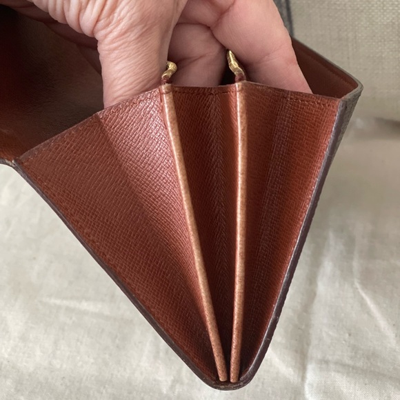 LOUIS VUITTON Vintage Sarah Wallet⭐️W/COA✨I will include a VERSACE Dust bag⭐️ - Picture 12 of 13